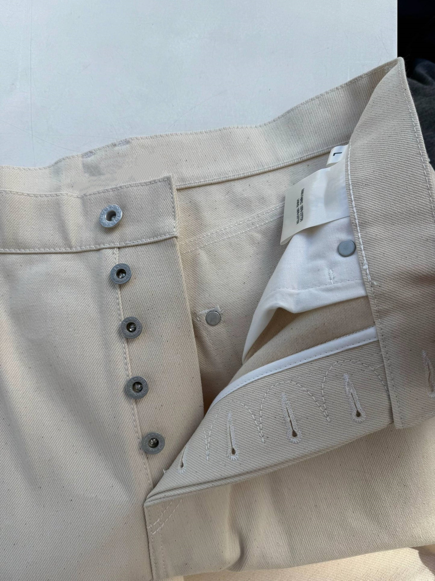 WIDE LEG RAW DENIM