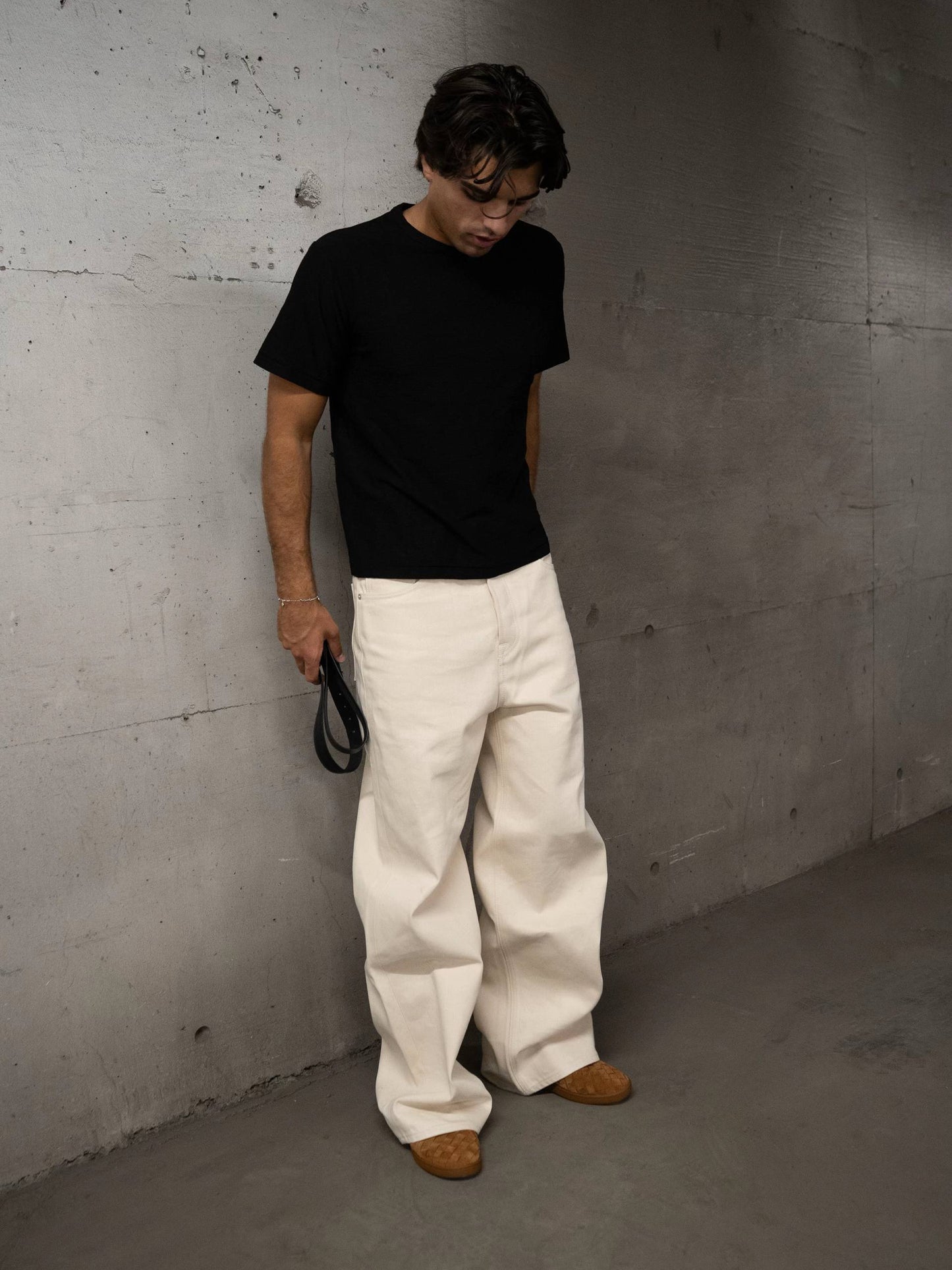 WIDE LEG RAW DENIM
